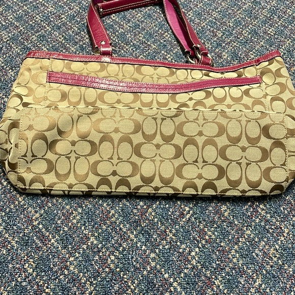 Used Coach over the shoulder bag - Picture 6 of 17